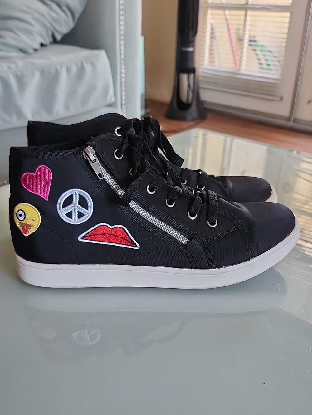 Brash Retro‎ Y2K  High Top Peace Sign Embroidered Graphic Sneakers Size 10